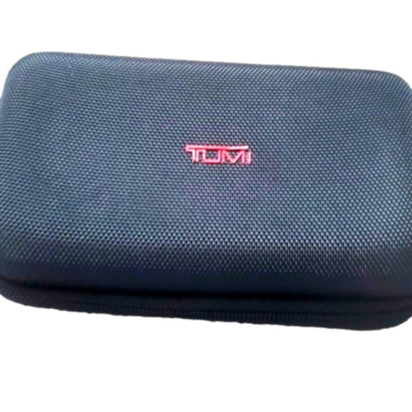 TUMI FOR Delta black  Travel Case new - Picture 1 of 6